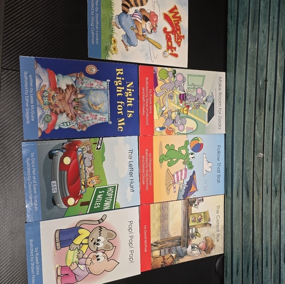 Hooked on phonics learn to read 7 reader books - Picture 3 of 10